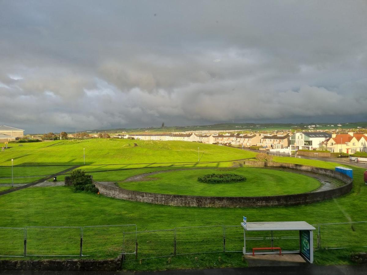 5 Dunluce Park - Portrush By The Sea Lägenhet Exteriör bild