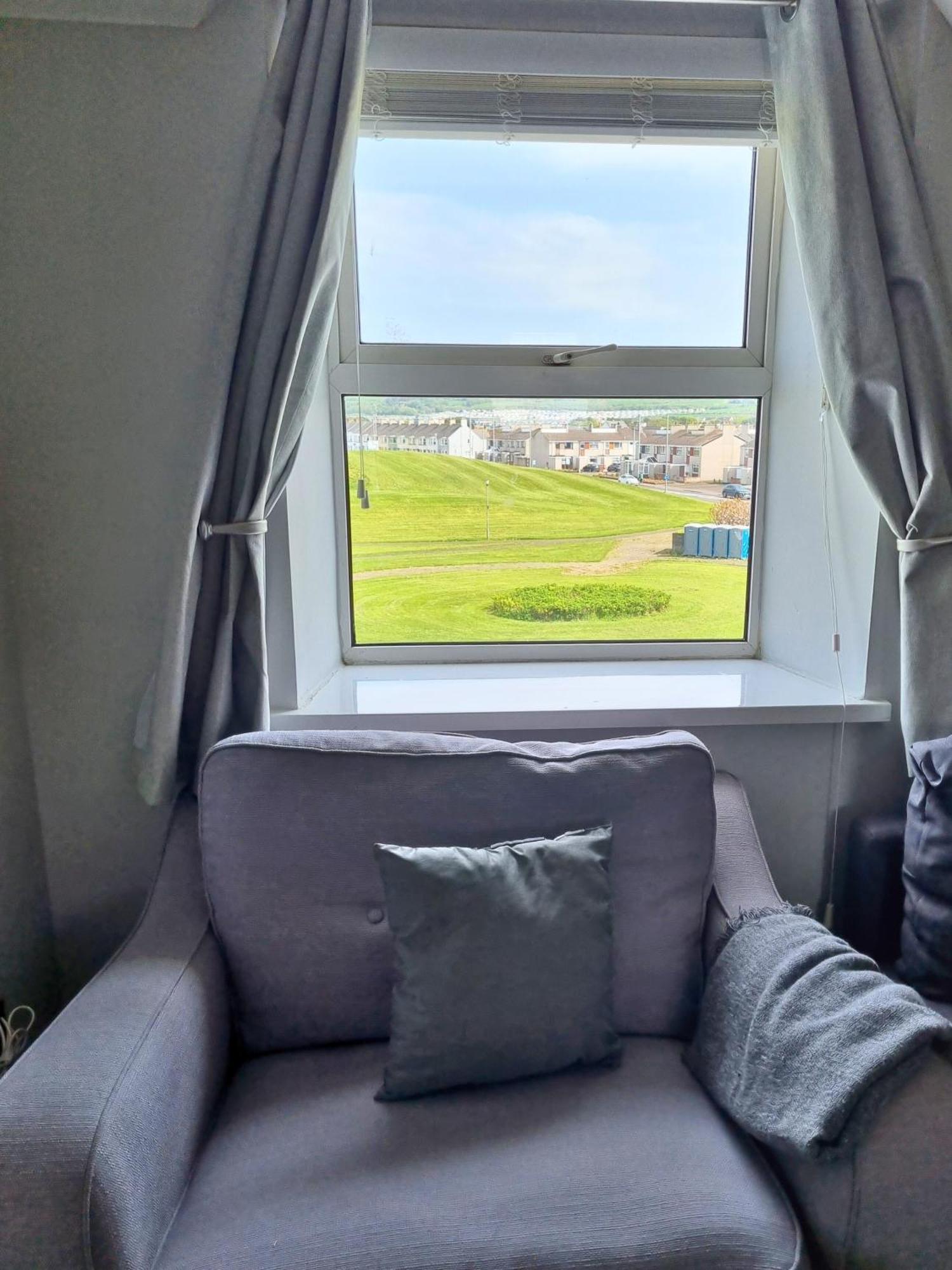 5 Dunluce Park - Portrush By The Sea Lägenhet Exteriör bild