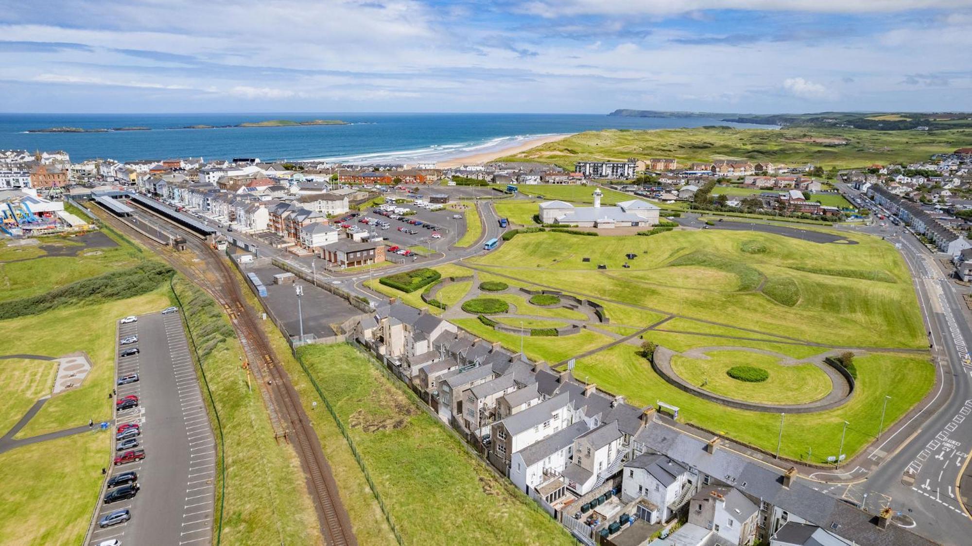 5 Dunluce Park - Portrush By The Sea Lägenhet Exteriör bild